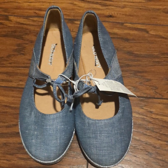 BRAND NEW GIRLS OLD NAVY SHOES SIZE 13! NWT! SMOKE FREE HOME! - Picture 2 of 4
